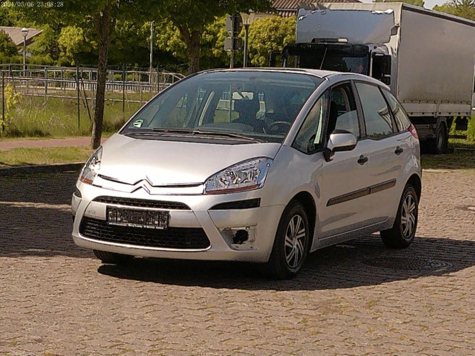 Citroen C4 Picasso 2007 — engine