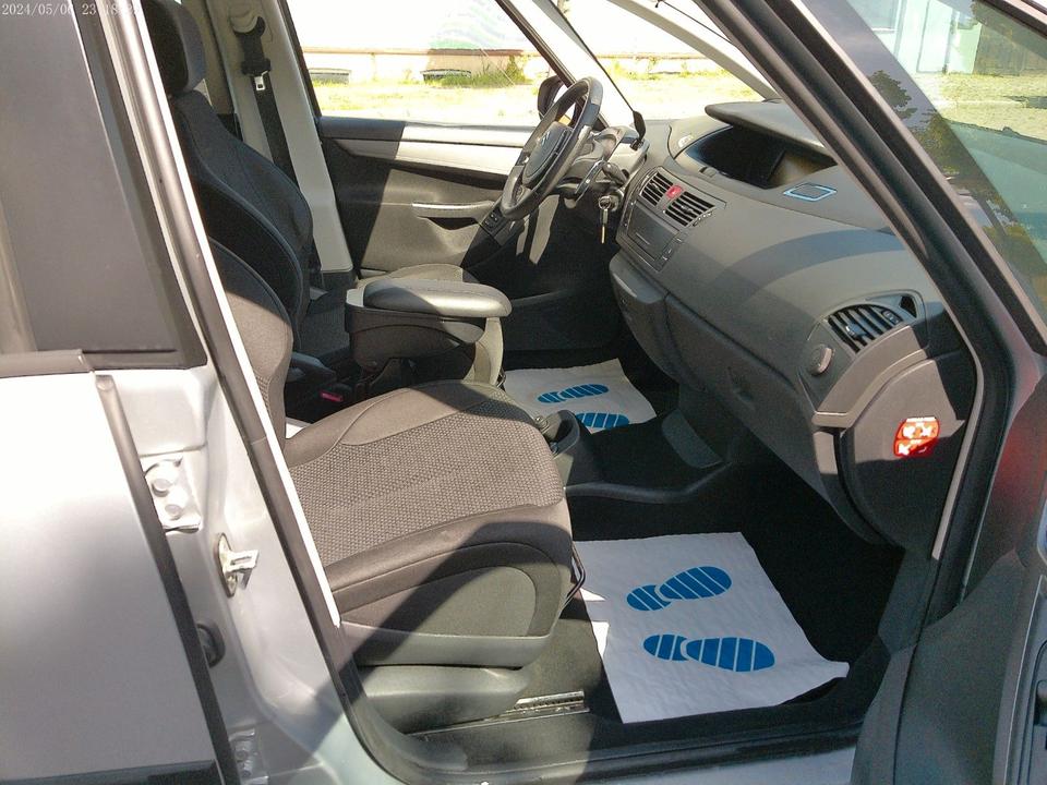 Citroen C4 Picasso 2007 — photo 9