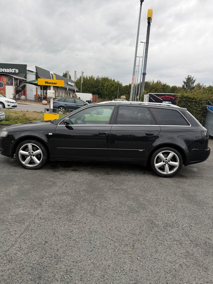 Audi A4 2006 — rear view