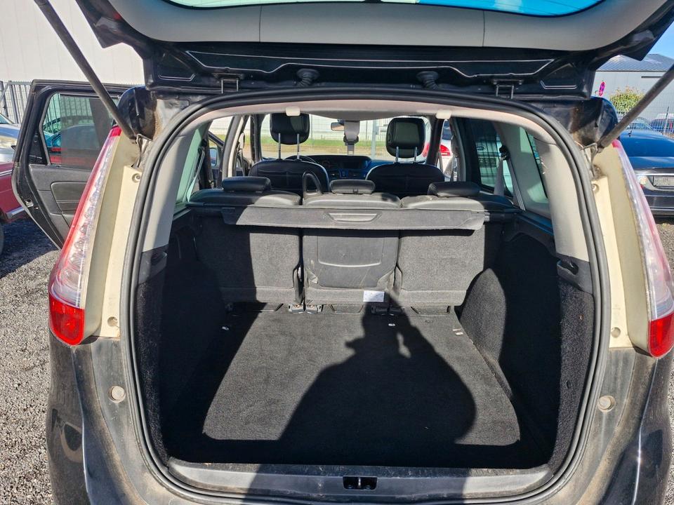 Renault Scenic 2013 — photo 11