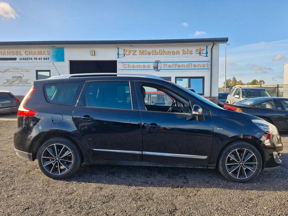 Renault Scenic 2013 — engine