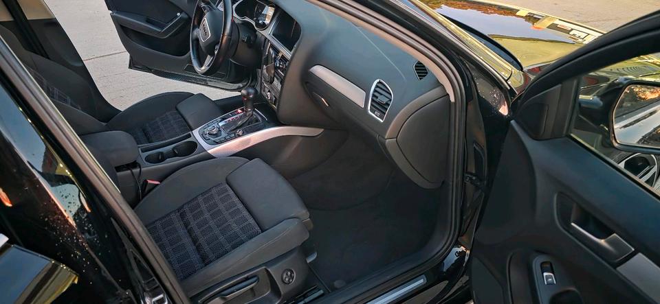 Audi A4 2012 — photo 14