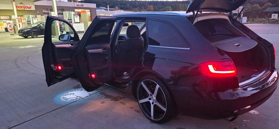 Audi A4 2012 — photo 17