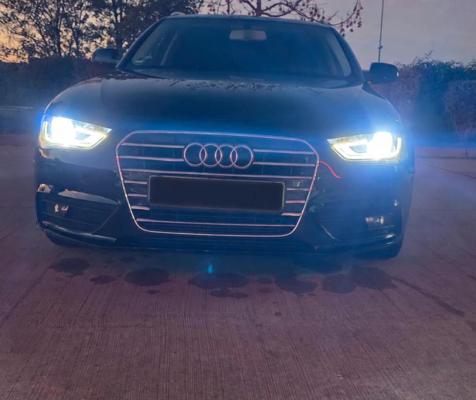 Audi A4 2012 — photo 8