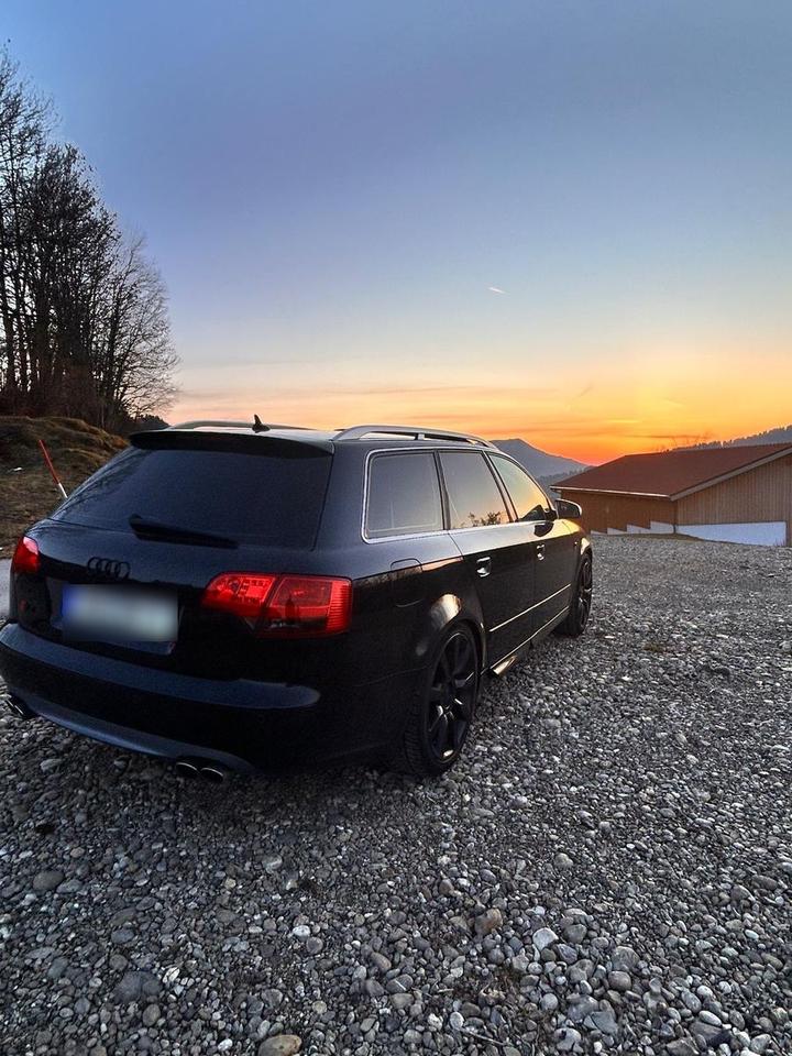 Audi S4 2004 — двигун