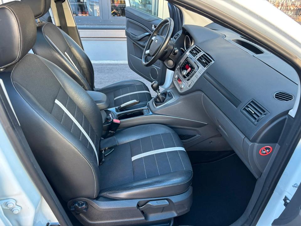 Ford Kuga 2011 — photo 11