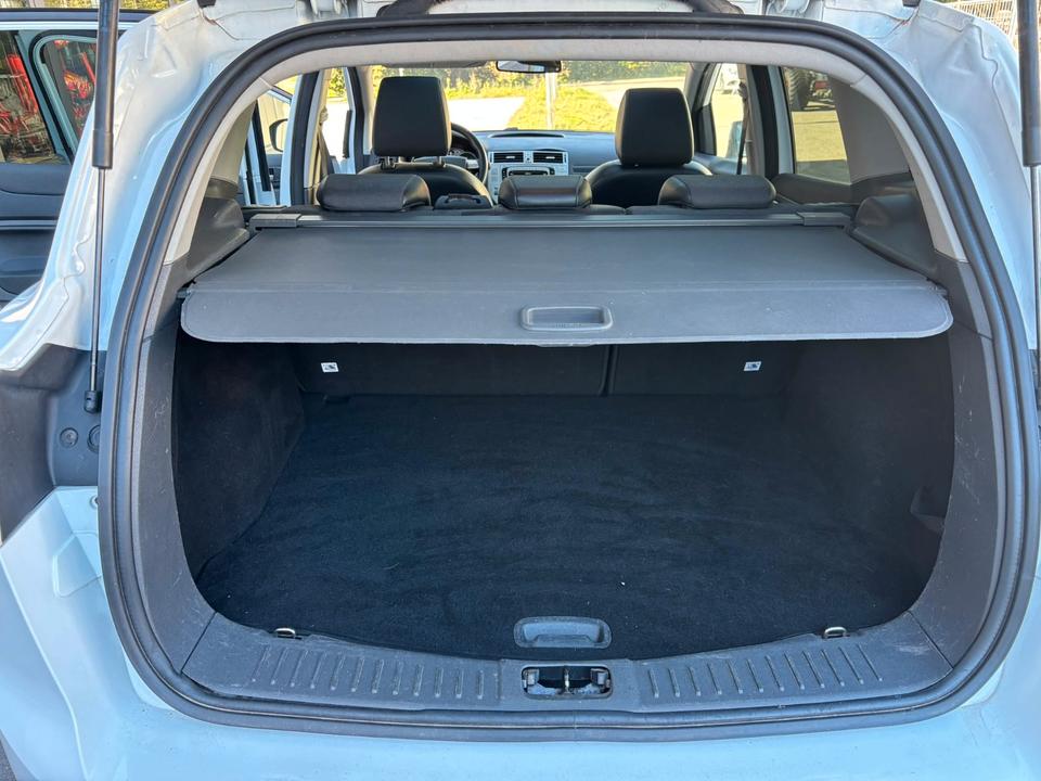 Ford Kuga 2011 — photo 12