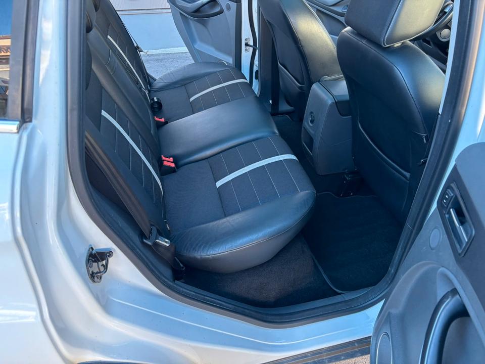 Ford Kuga 2011 — photo 13
