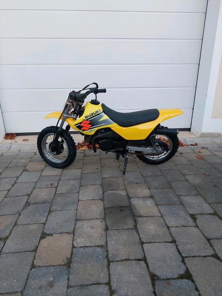 Suzuki JR 50 Kinder Motocross 2005 — вигляд ззаду
