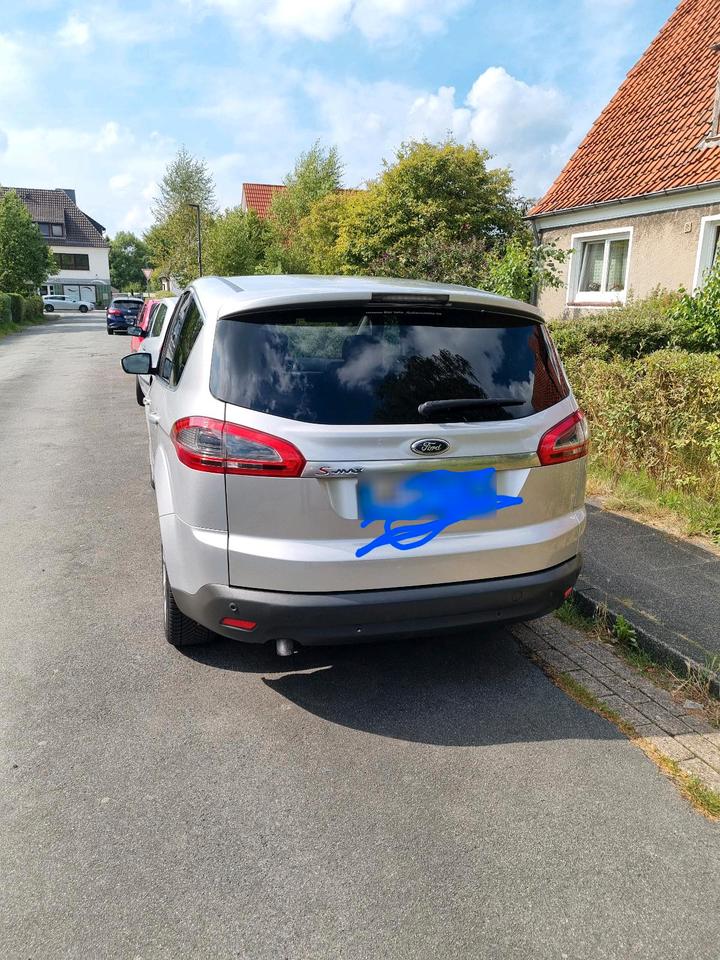 Ford S-Max 2010 — rear view