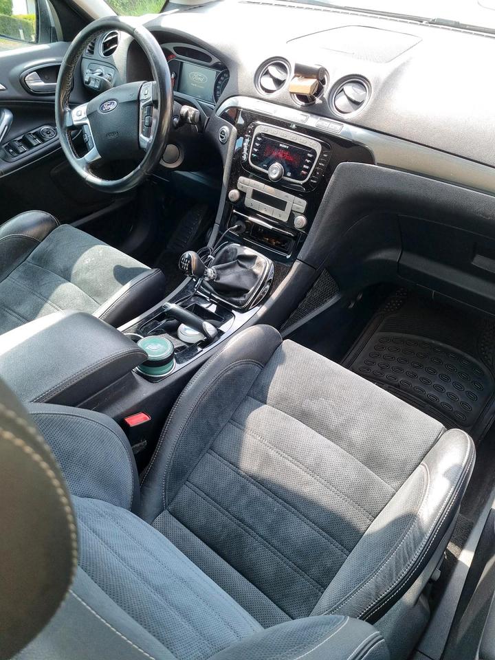 Ford S-Max 2010 — photo 5