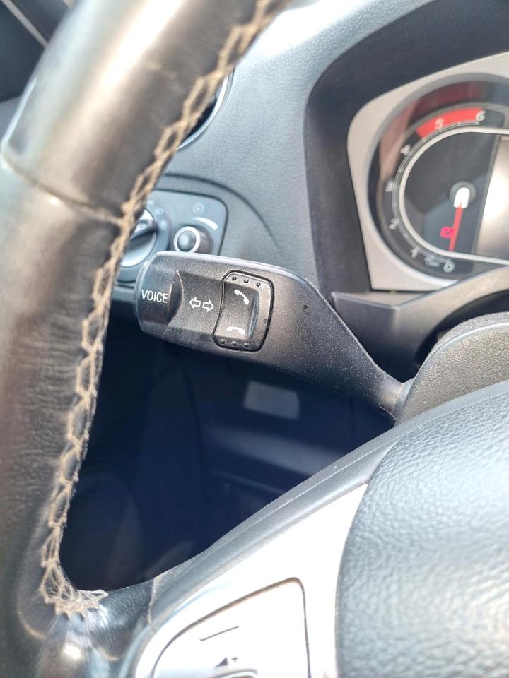 Ford S-Max 2010 — photo 7