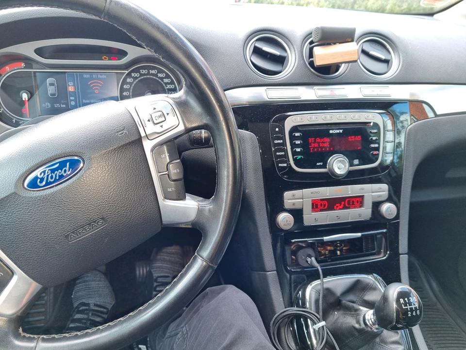 Ford S-Max 2010 — photo 8
