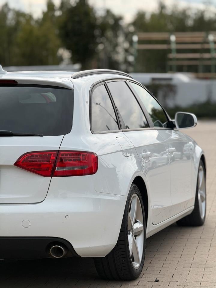 Audi A4 2010 — photo 10