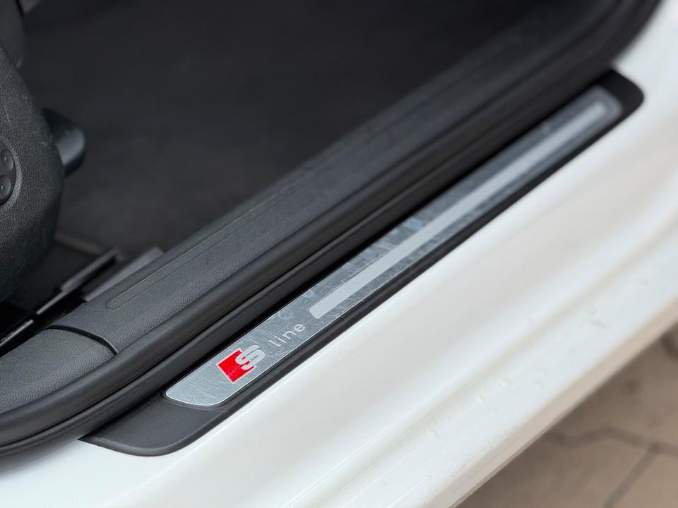 Audi A4 2010 — photo 17