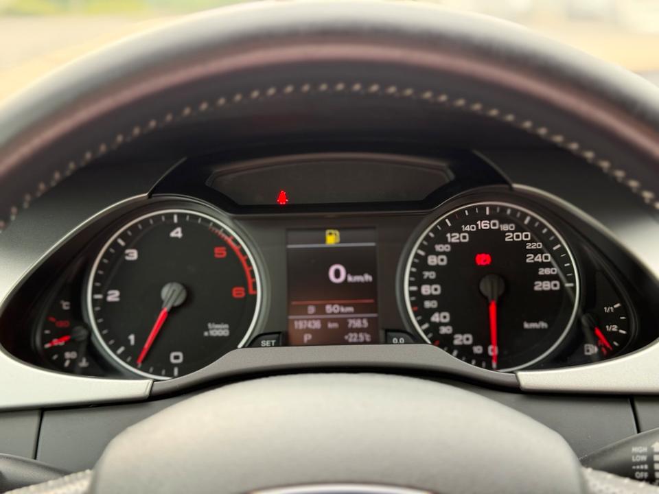 Audi A4 2010 — photo 18