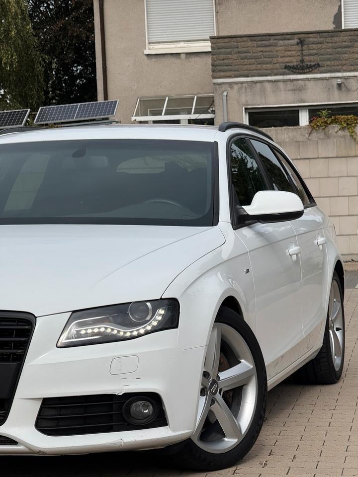 Audi A4 2010 — interior
