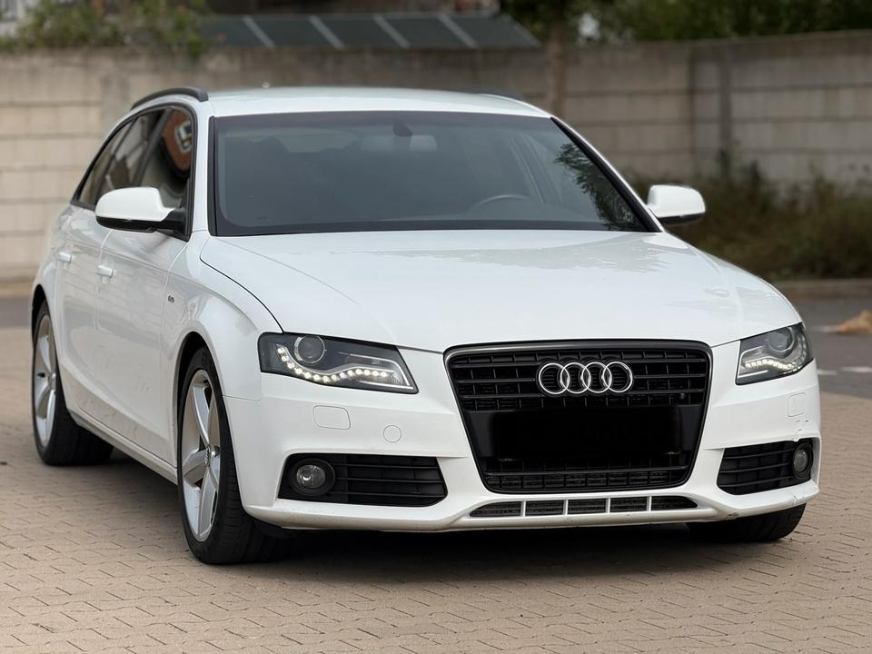 Audi A4 2010 — engine