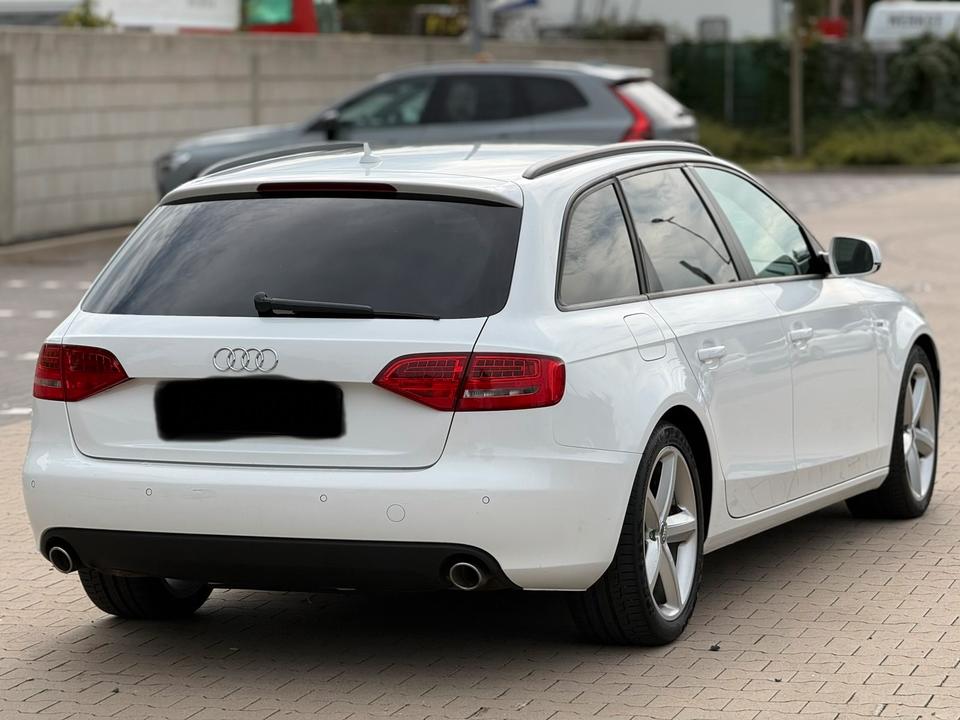 Audi A4 2010 — photo 9
