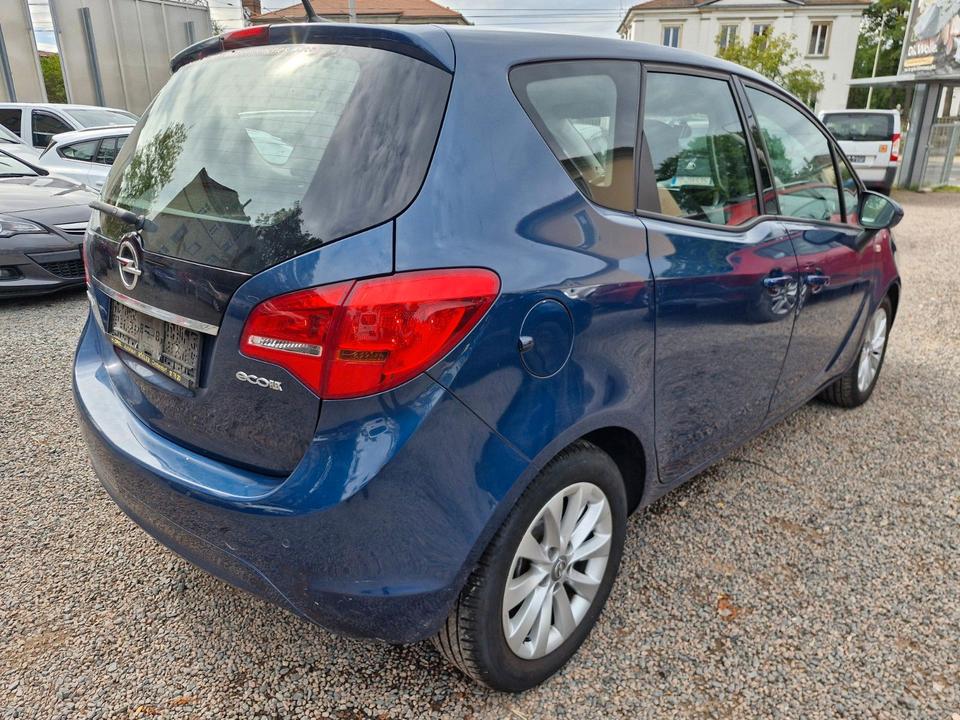 Opel Meriva 2015 — салон