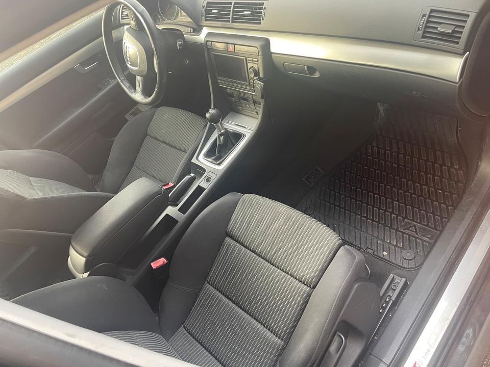 Audi A4 2006 — photo 8