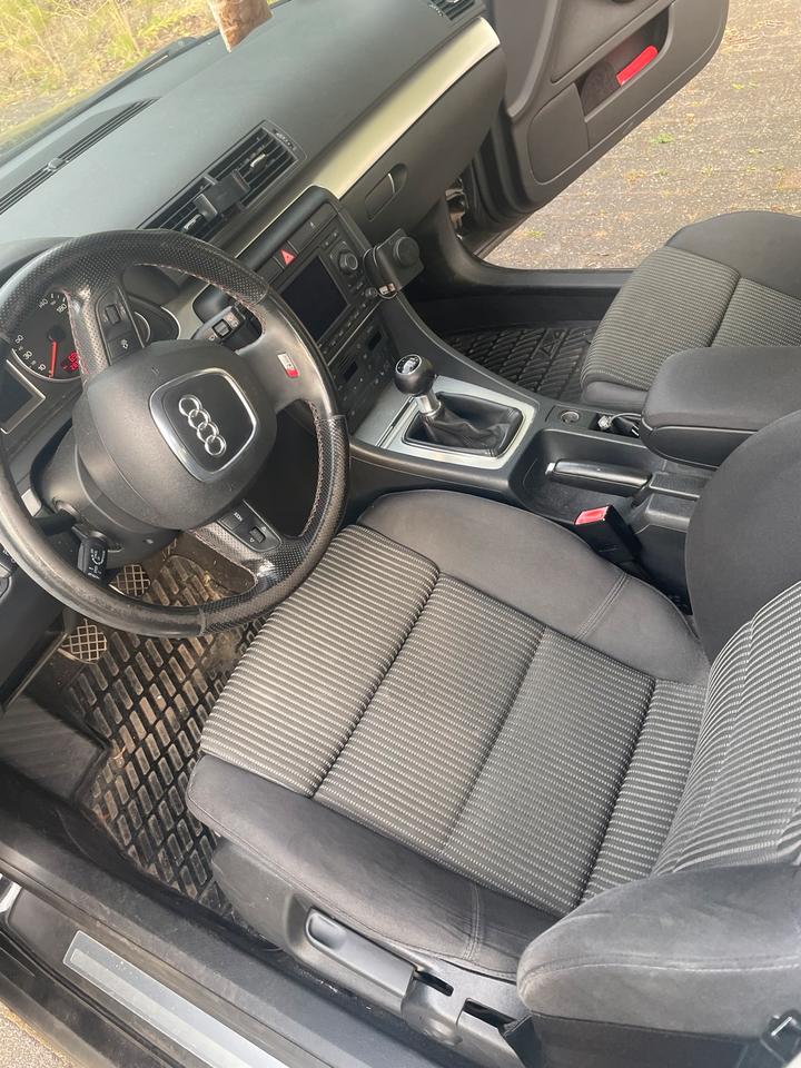 Audi A4 2006 — photo 9