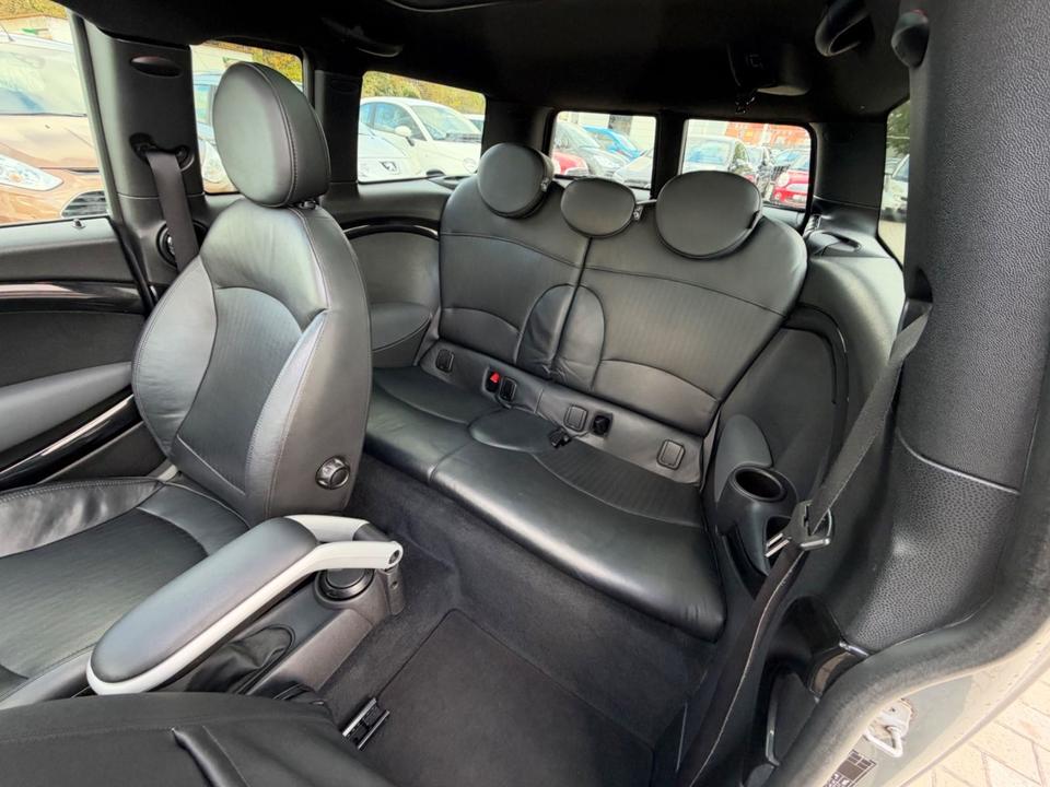 Mini Cooper S Clubman 2010 — photo 14