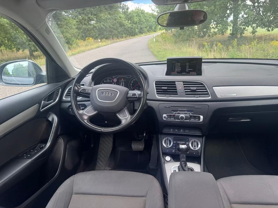 Audi Q3 2012 — photo 16