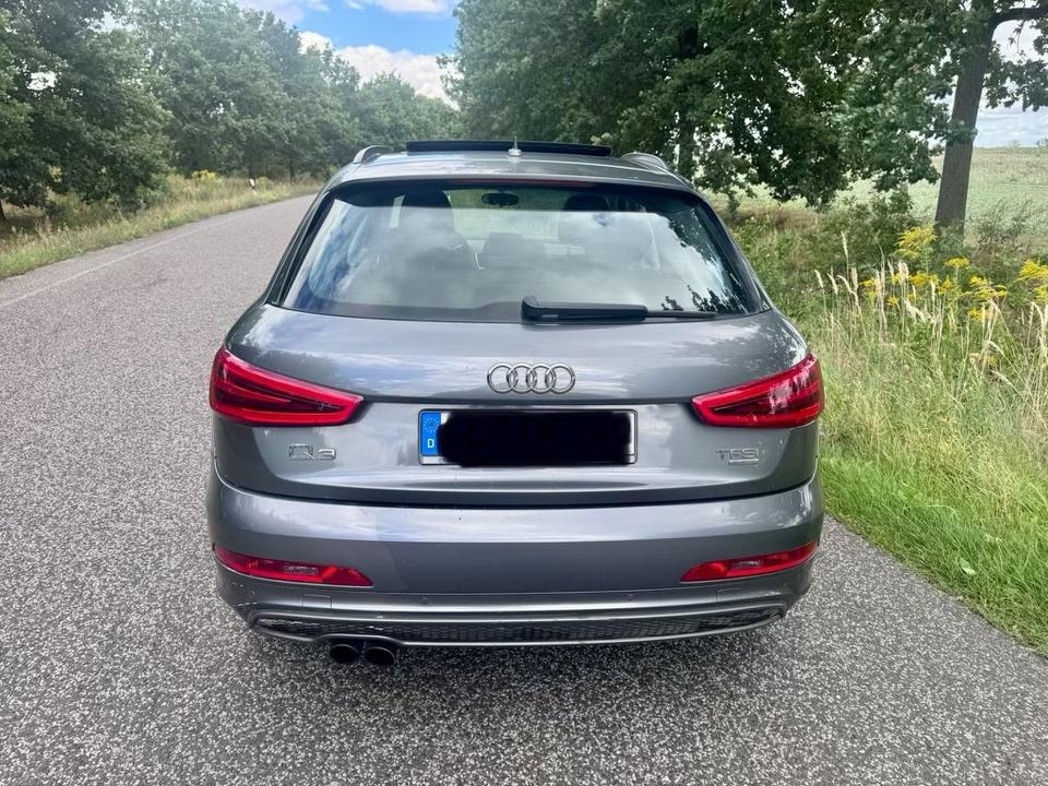 Audi Q3 2012 — engine