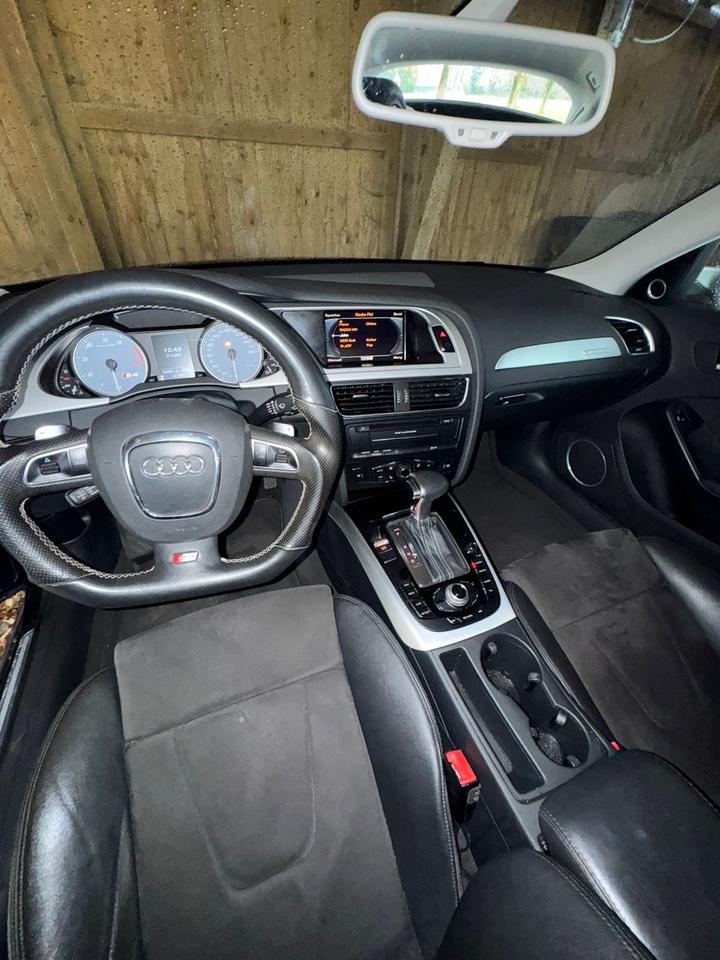 Audi A4 2011 — photo 5