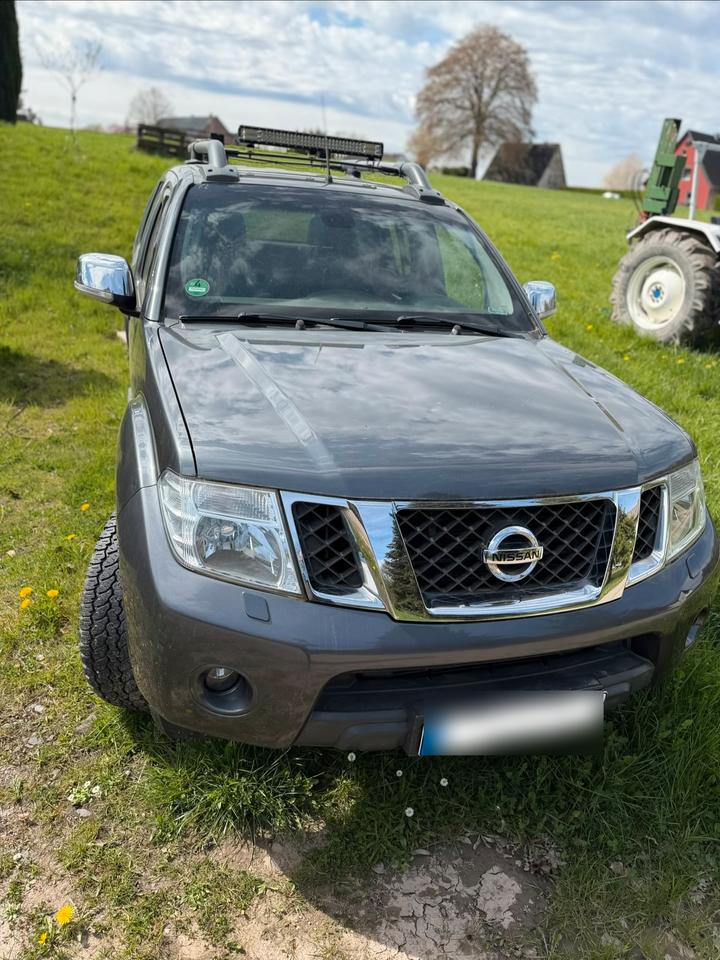 Nissan Navara 2015 — vehicle for AFU Ukraine
