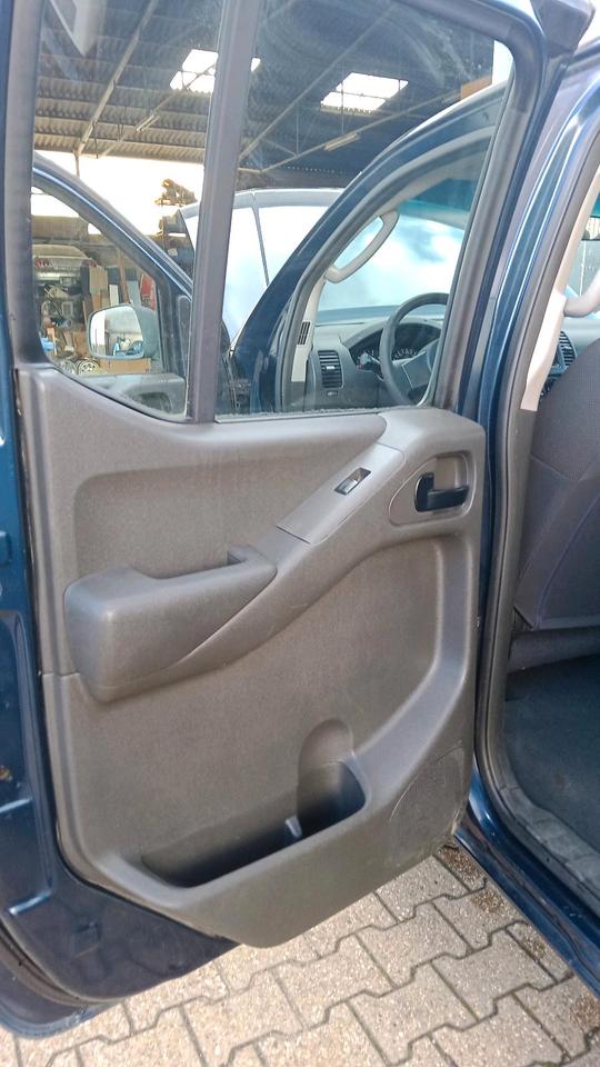 Nissan Navara 2007 — photo 10