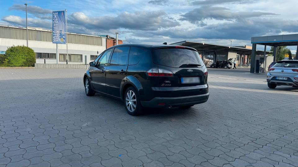 Ford C-Max 2009 — photo 10