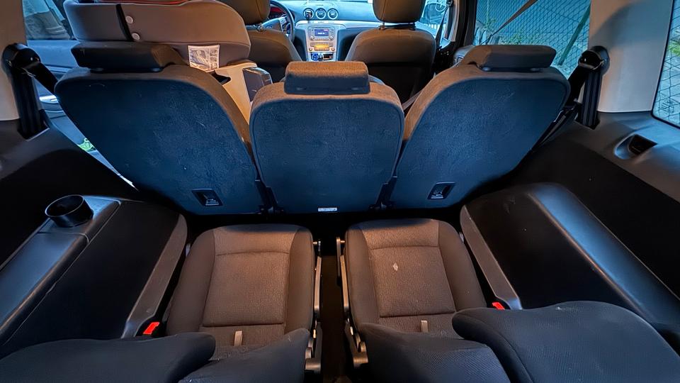 Ford C-Max 2009 — photo 18