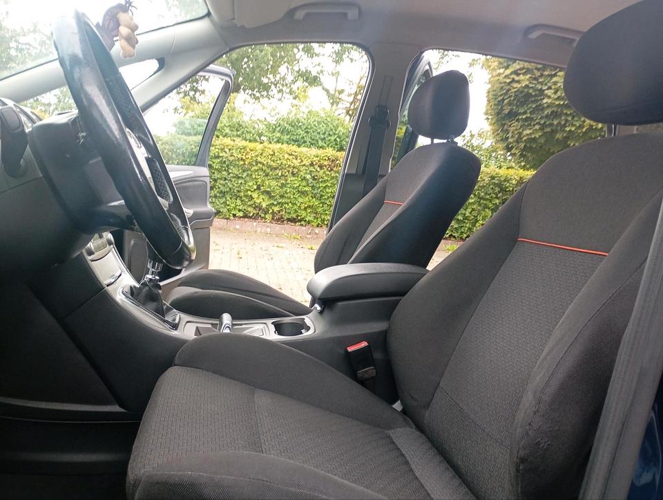 Ford S-Max 2010 — photo 8