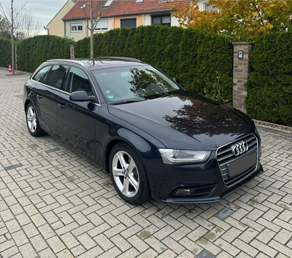 Audi A4 2014 — interior