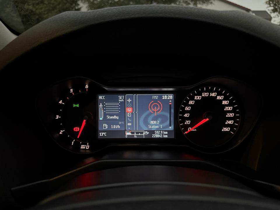Ford Mondeo 2014 — photo 17