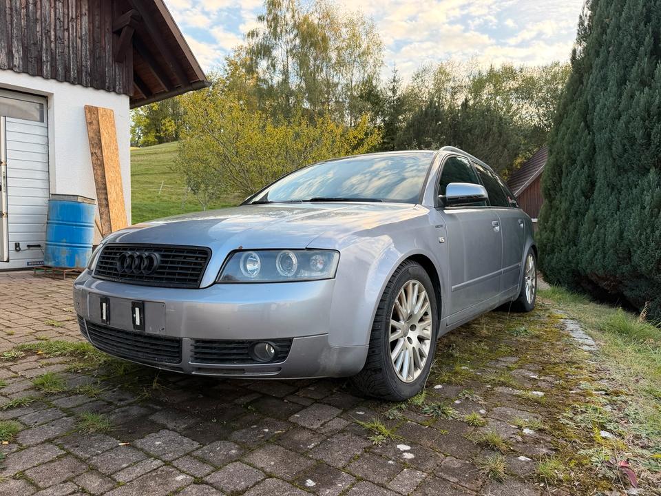 Audi A4 2004 — rear view