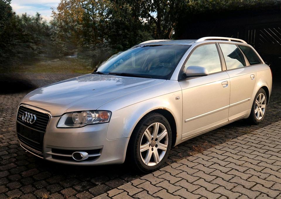 Audi A4 2004 — rear view