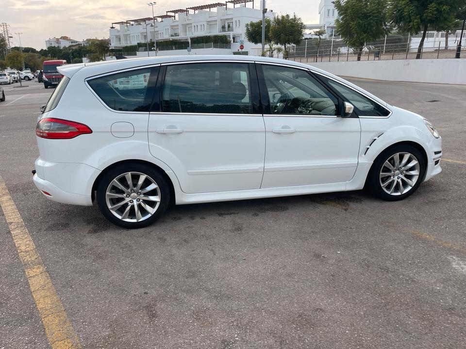 Ford S-Max 2012 — photo 10