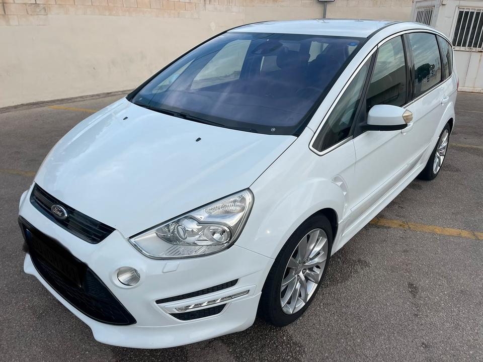Ford S-Max 2012 — rear view