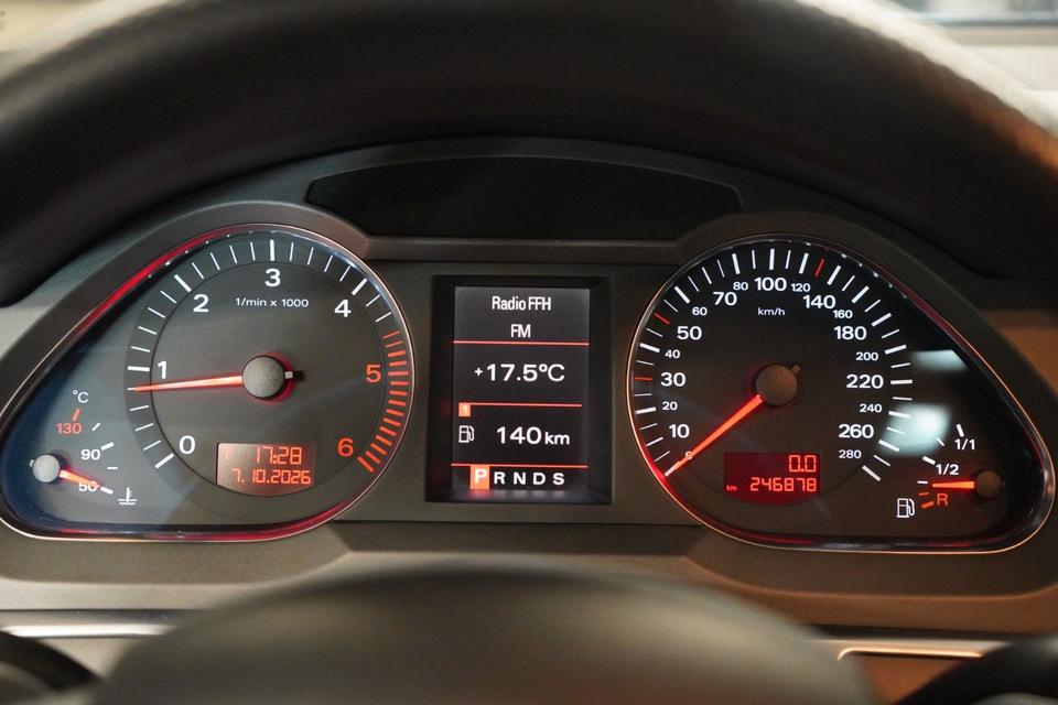 Audi A6 2005 — photo 25
