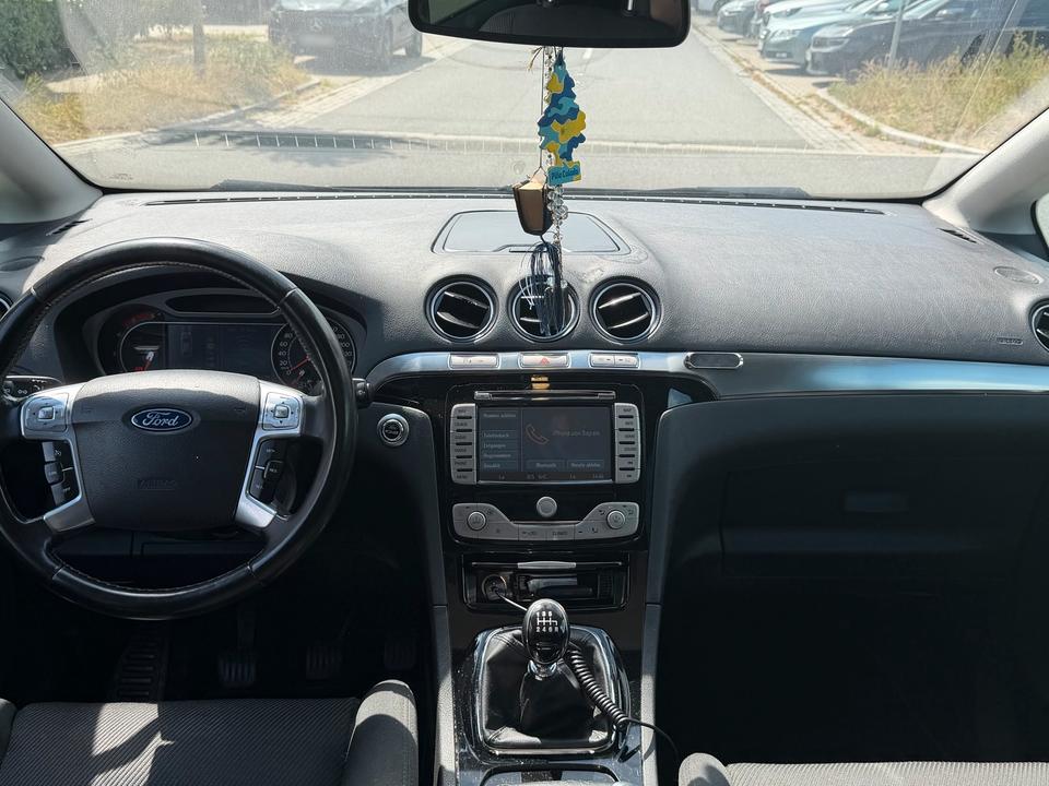 Ford S-Max 2010 — photo 10