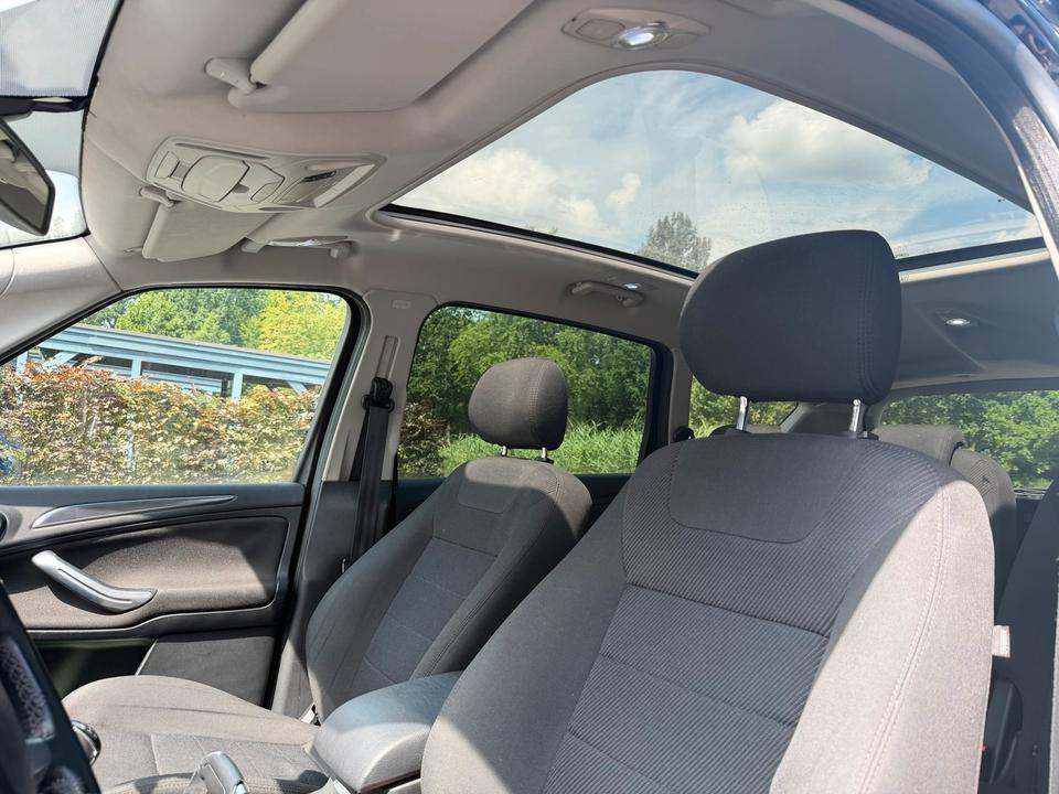 Ford S-Max 2010 — photo 15