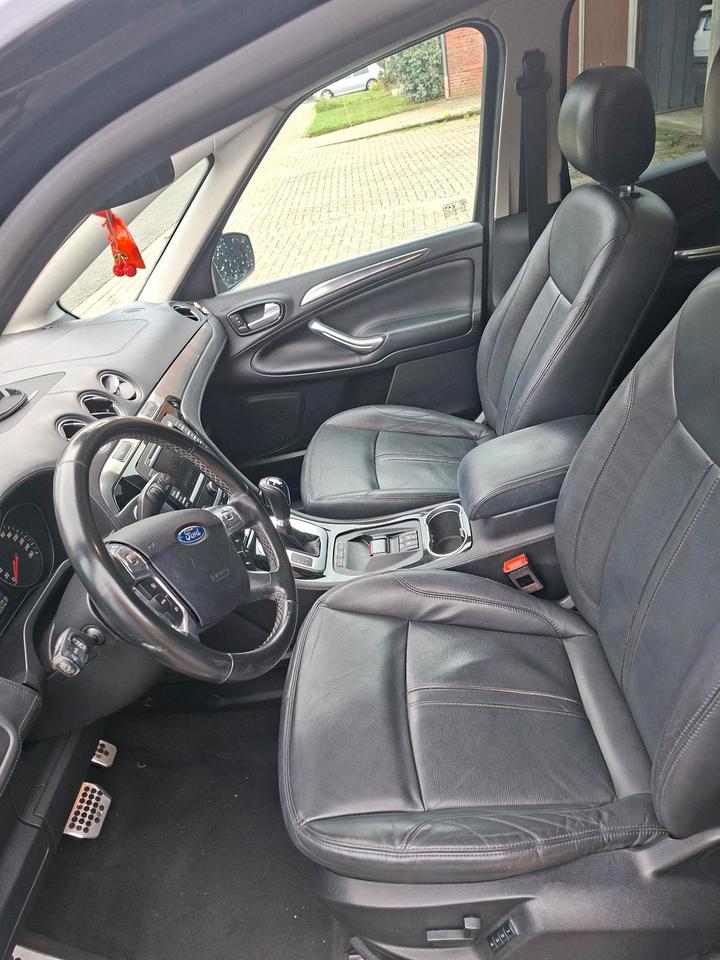 Ford S-Max 2014 — interior