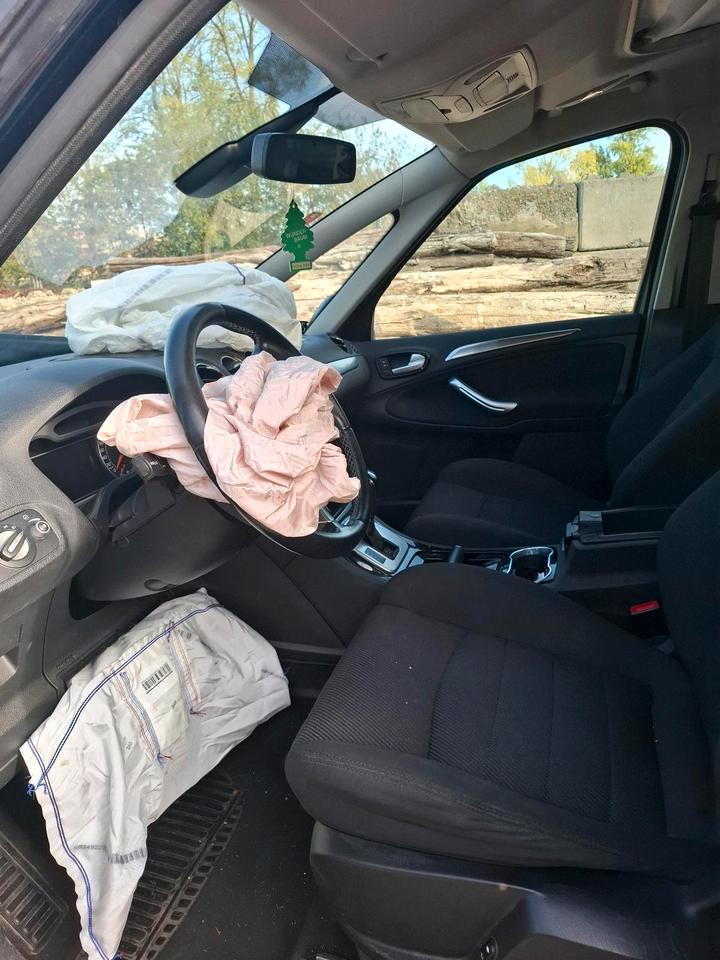 Ford S-Max 2010 — photo 6