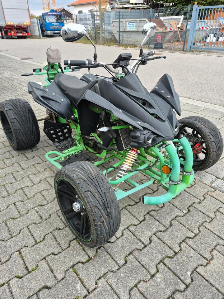 Weitere Motorräder Quad Lonchin 250 ccm 18 ps 2014 — interior