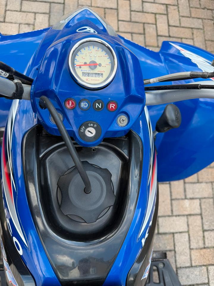 Kymco Maxxer 300ccm 2007 — interior