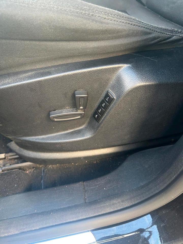 Ford S-Max 2011 — photo 16