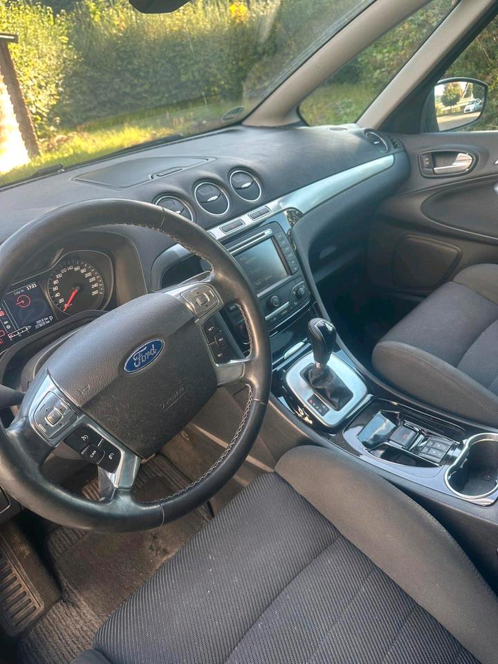 Ford S-Max 2011 — photo 9